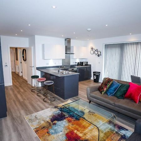 Lovely 2 Bed Apartment With Parking London Exteriör bild