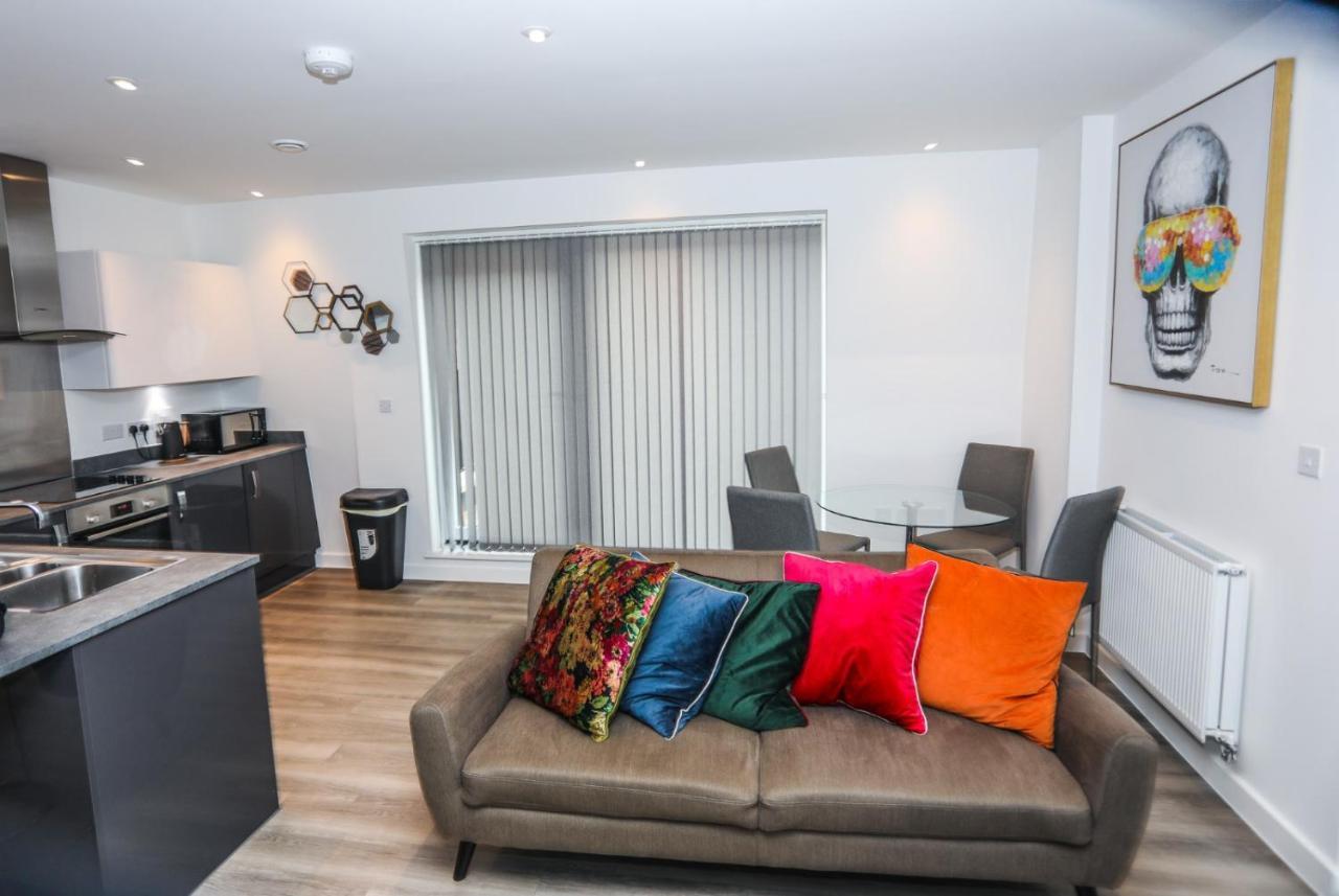 Lovely 2 Bed Apartment With Parking London Exteriör bild
