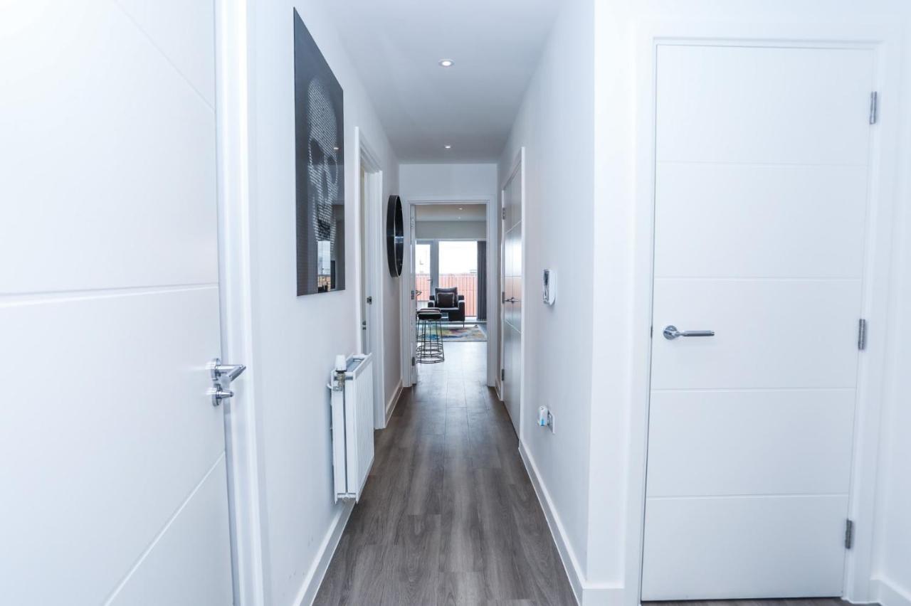 Lovely 2 Bed Apartment With Parking London Exteriör bild