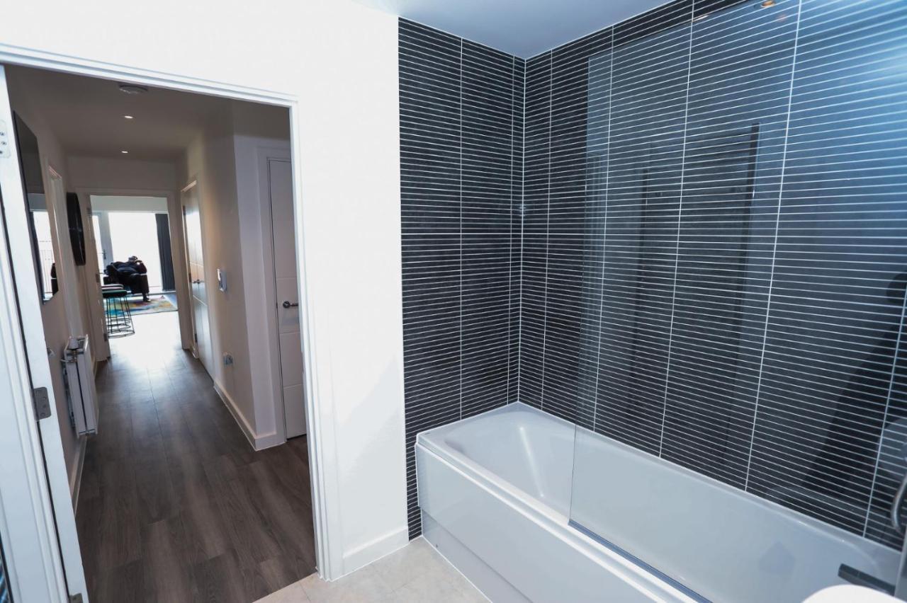 Lovely 2 Bed Apartment With Parking London Exteriör bild