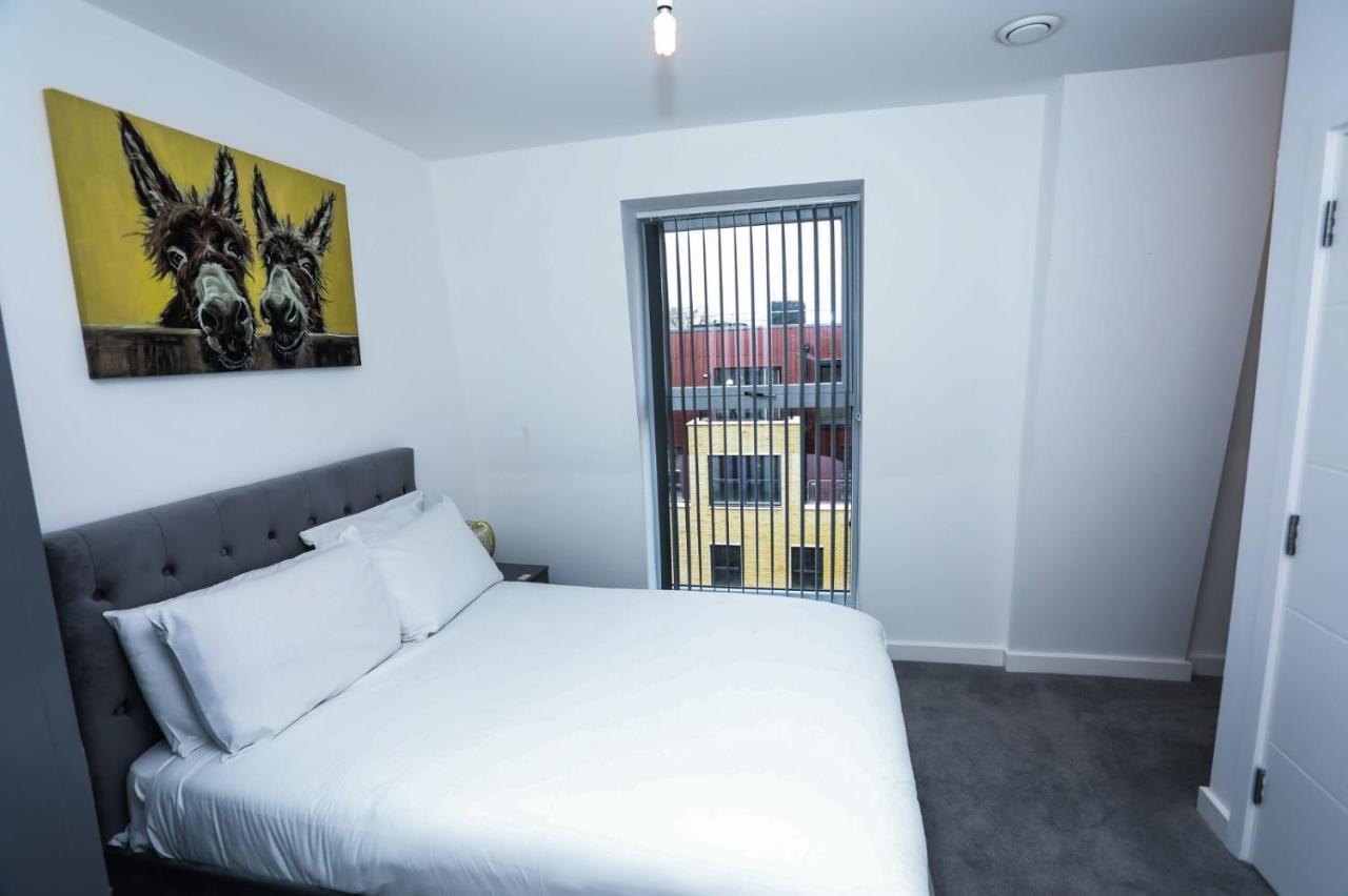 Lovely 2 Bed Apartment With Parking London Exteriör bild