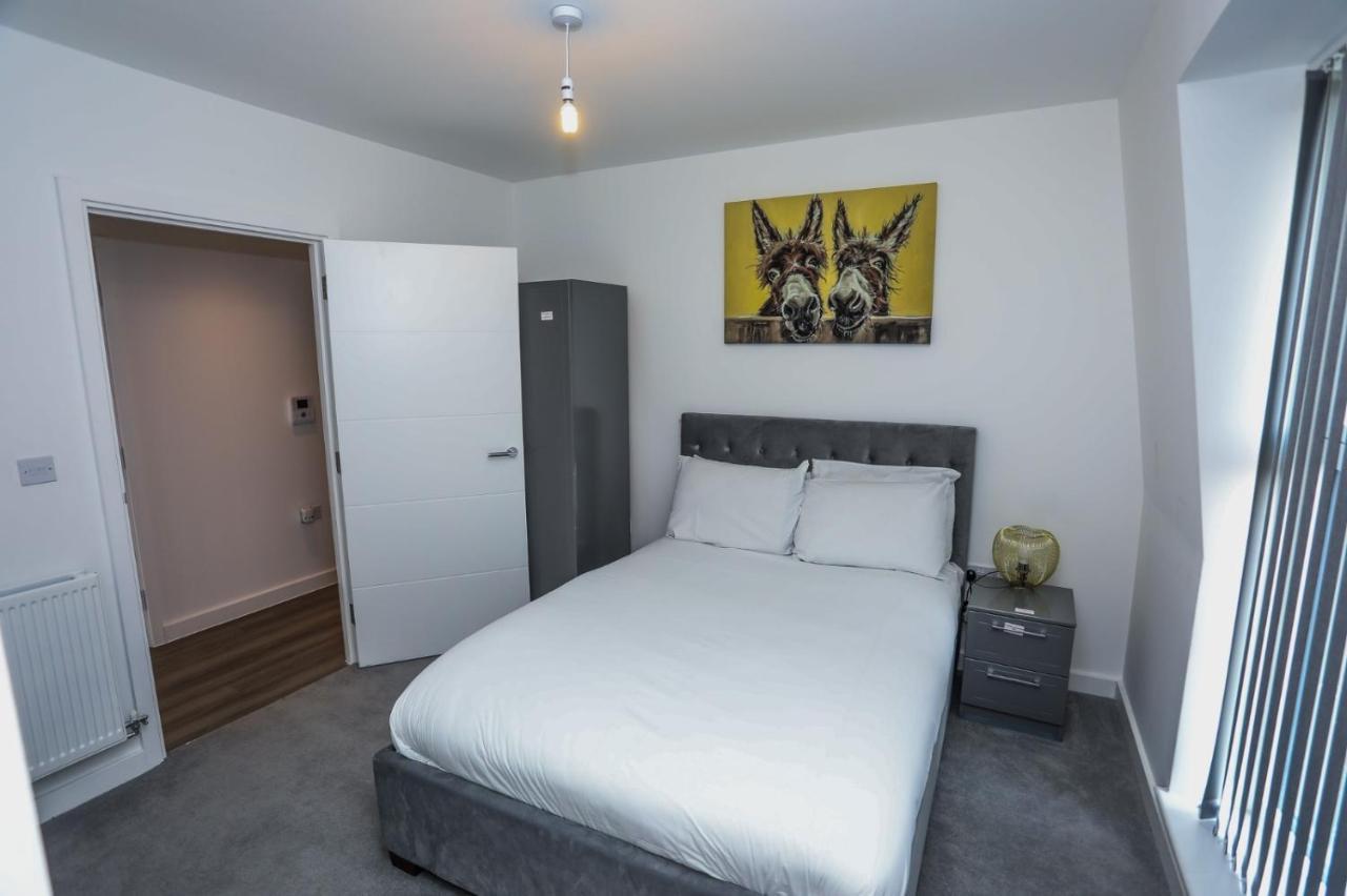 Lovely 2 Bed Apartment With Parking London Exteriör bild