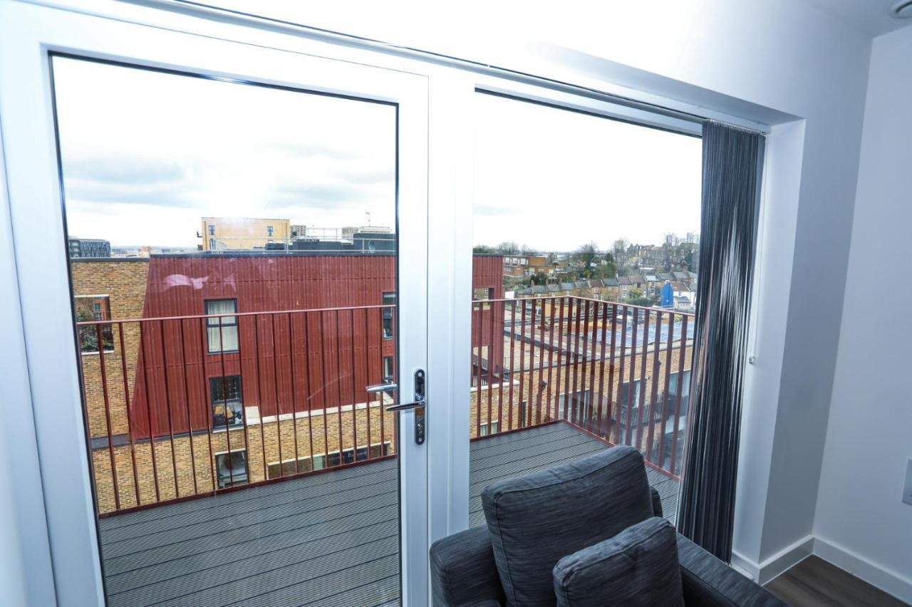 Lovely 2 Bed Apartment With Parking London Exteriör bild